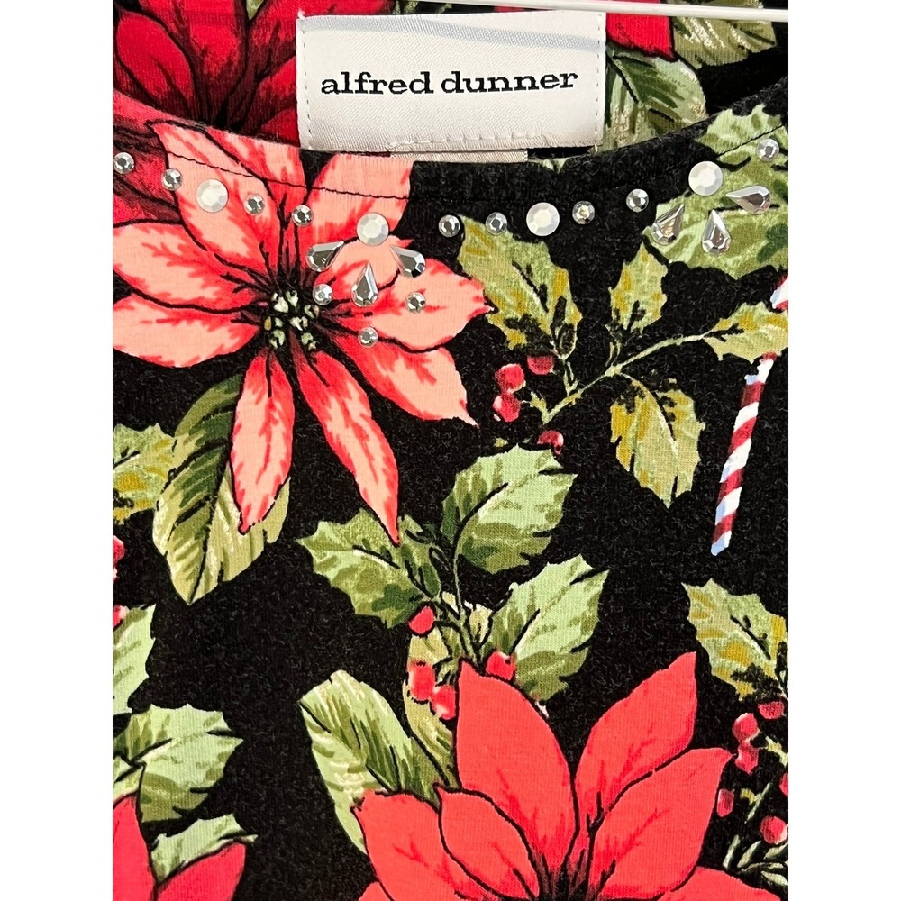 Alfred Dunner Black Floral Scoop Neck Top with Red-Pink Blossoms. Didn’t fit! - Picture 4 of 7